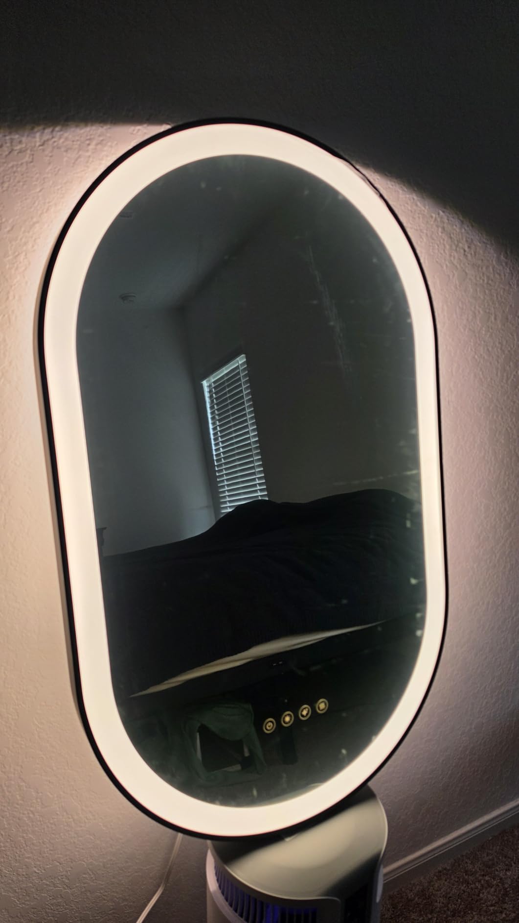 LIFX Smart LED Mirror - Matter, Color Changing, Anti-Fog, Dimmable | 1500K - 9000K, Front & Backlit, 2.4GHz Wifi, Works with Alexa, Apple Home, Plug-In or Hardwired, App Control customer photo 1