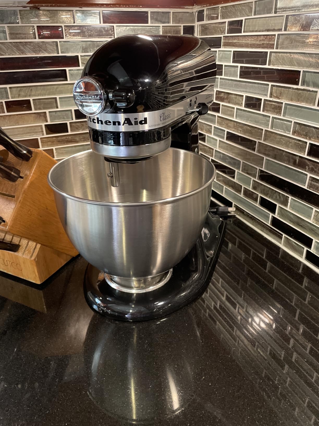 KitchenAid Classic Series 4.5 Quart Tilt-Head Stand Mixer K45SS, White customer photo 1