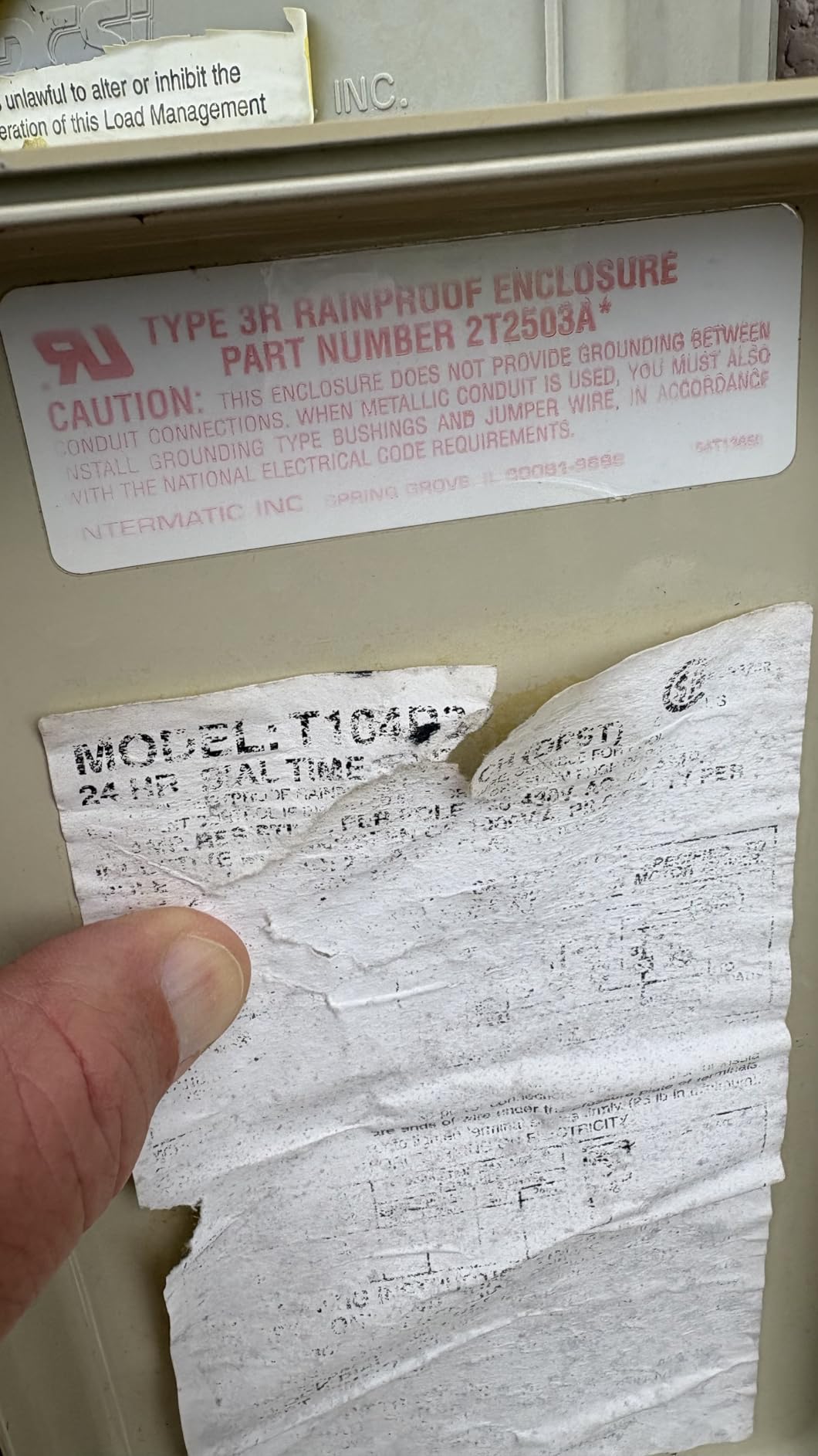 Intermatic T104 24-Hour Mechanical Timer Switch, 208-277V DPST, Indoor customer photo 1