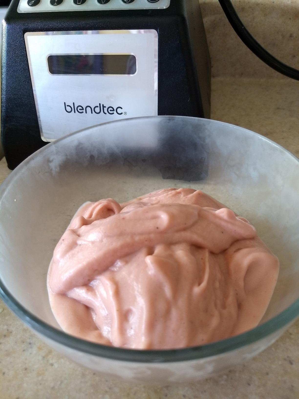 Blendtec Total Blender Classic (Black) & 75oz FourSide Jar | Powerful and Reliable Kitchen Blender; 10 Speeds with Pulse; Six Preprogrammed Cycles customer photo 2