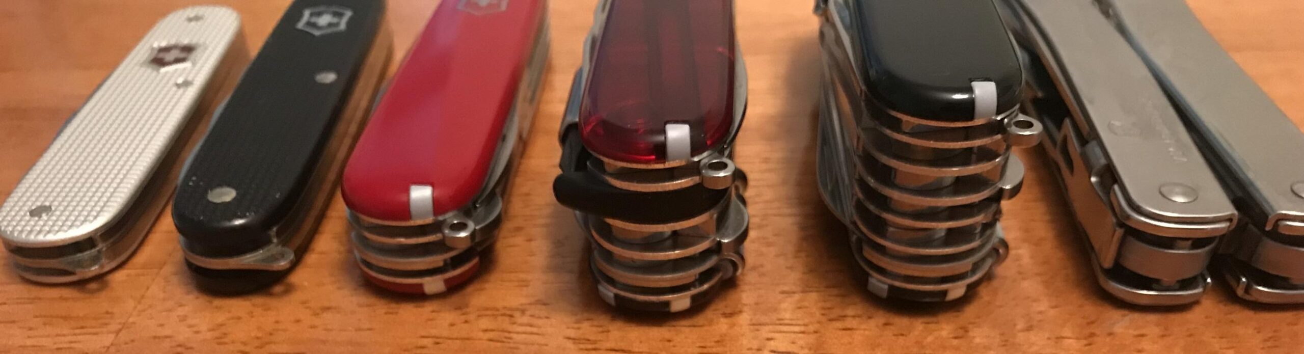 Victorinox Super Tinker Swiss Army, 14 Function Pocket Knife, Red customer photo 1