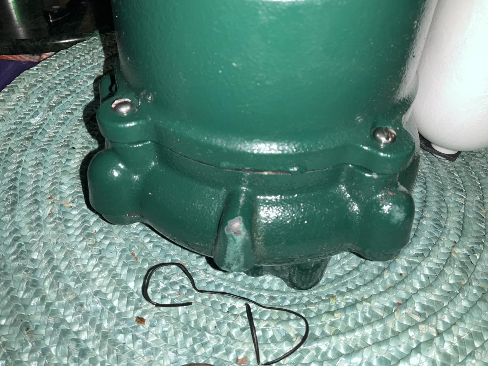 Zoeller M57 Mighty-Mate Submersible Sump Pump - 3/10 HP Cast Iron -115V customer photo 1