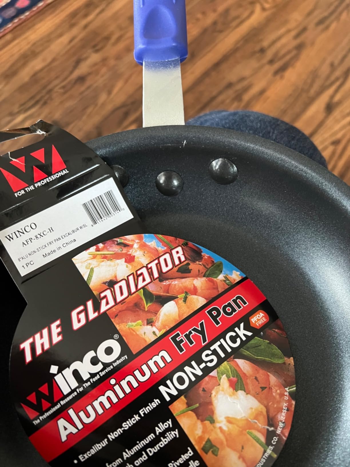 Winware 8 Inch Aluminum Fry Pan with Stay Cool Handle, Reinforced Riveted Handle, Great for Sauteing, Searing, Frying and Restaurant Kitchens customer photo 1