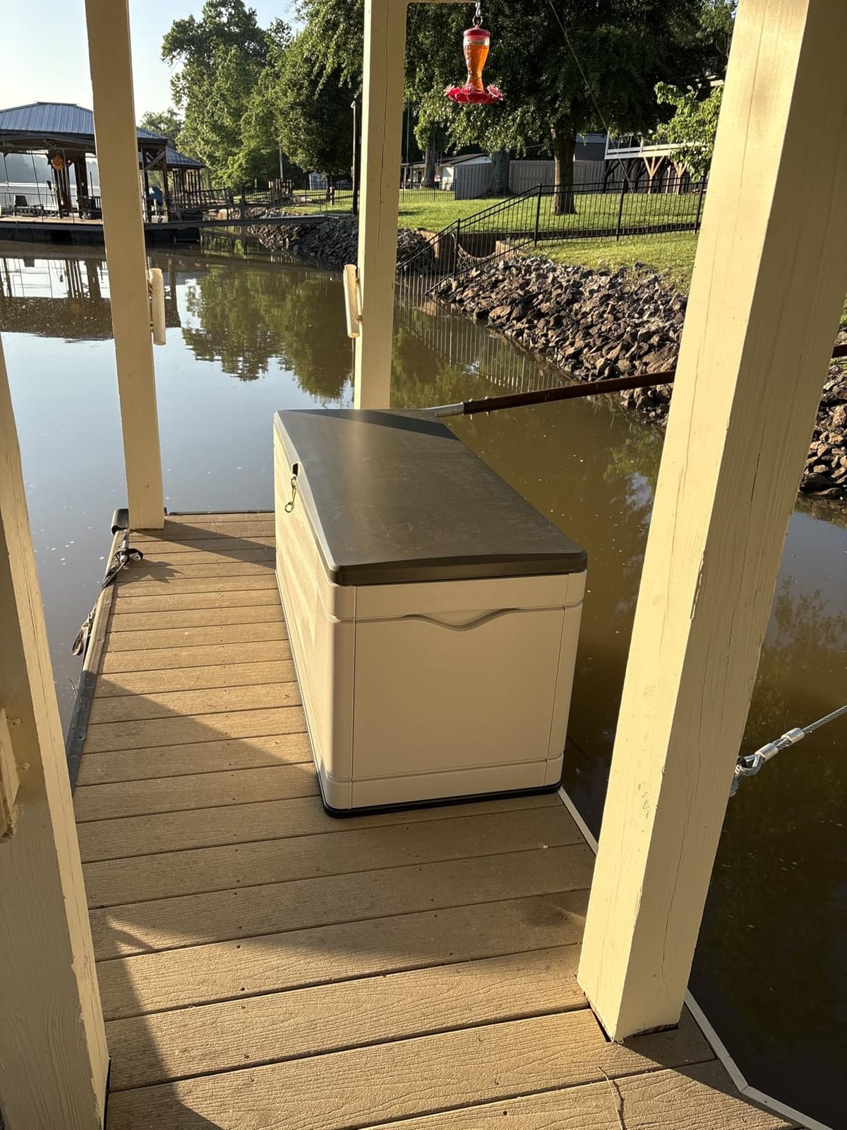 LIFETIME 60012 Extra Large Deck Box, 130 Gallon, Desert Sand/Brown customer photo 2
