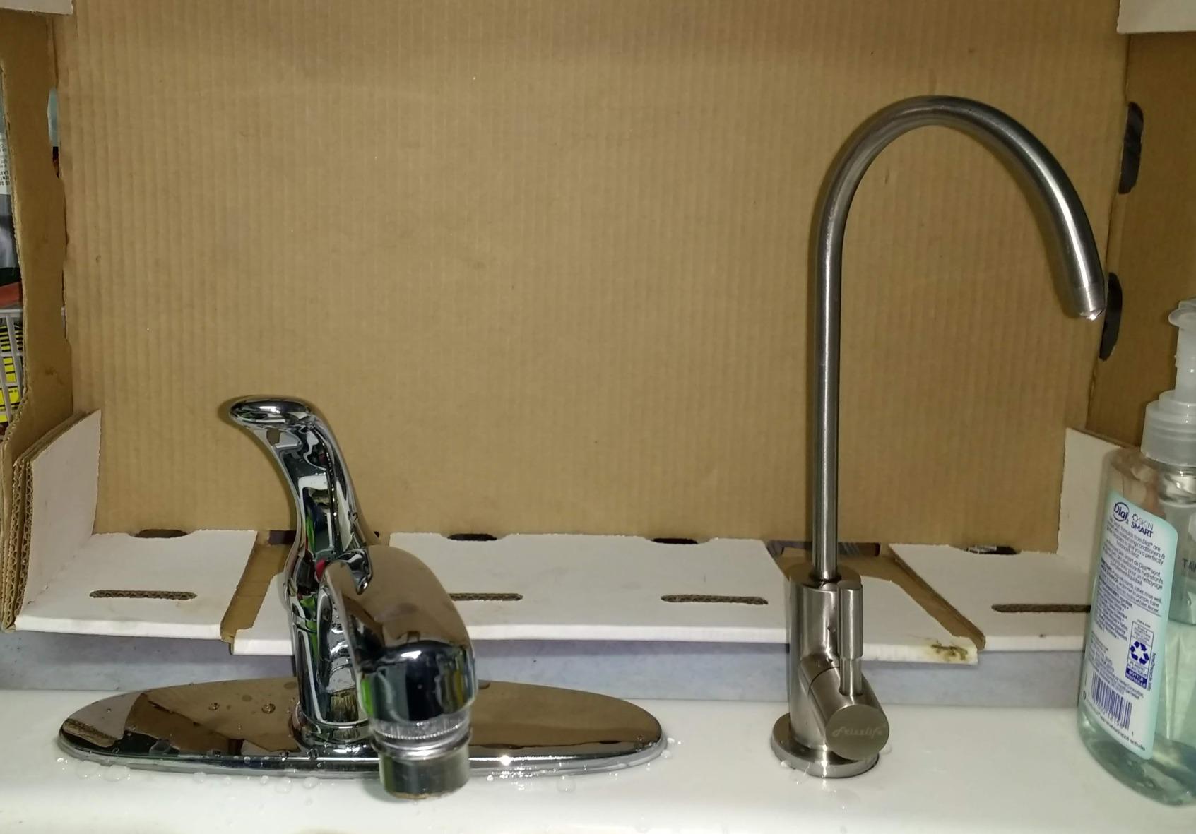 Delta Foundations Chrome Kitchen Faucet with Side Sprayer, Contemporary 4 Hole Kitchen Sink Faucet, Single Handle, Chrome B4410LF customer photo 1