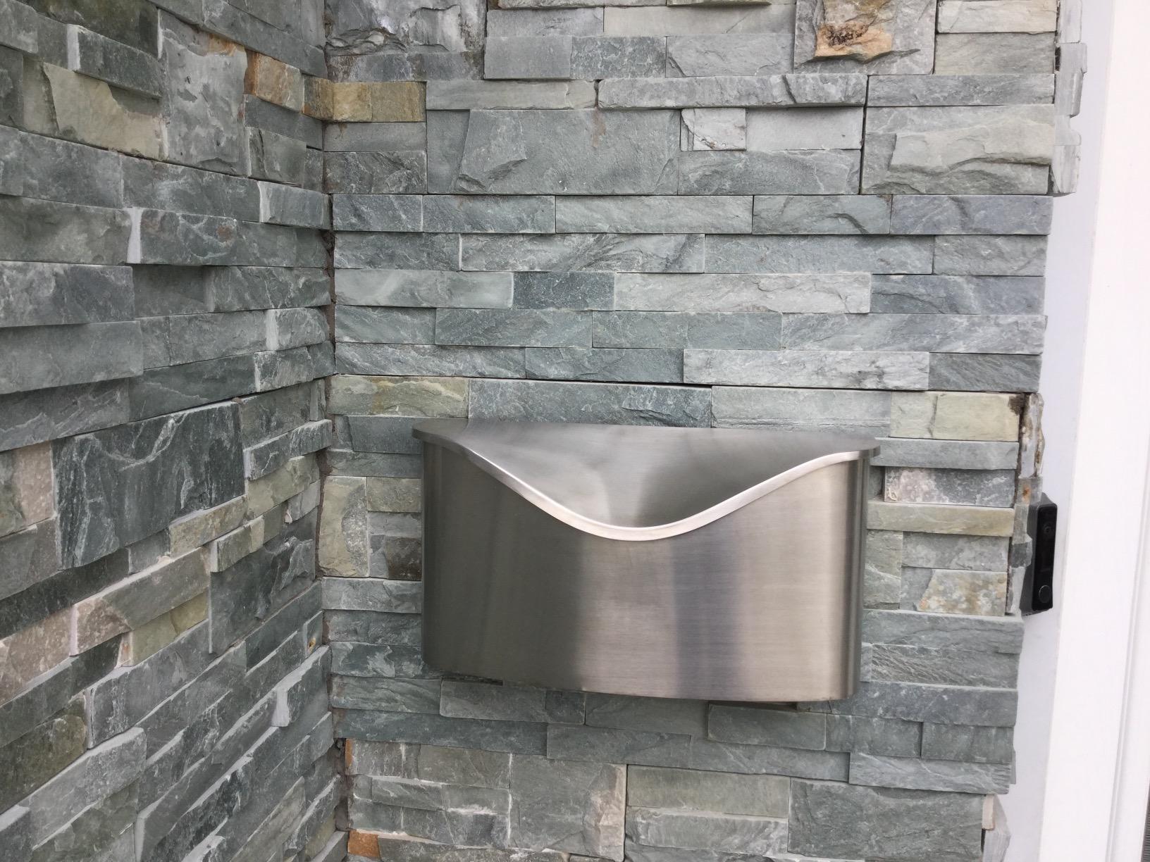Umbra Postino Wall Mailbox, Steel Entryway Letter Box, Black customer photo 2
