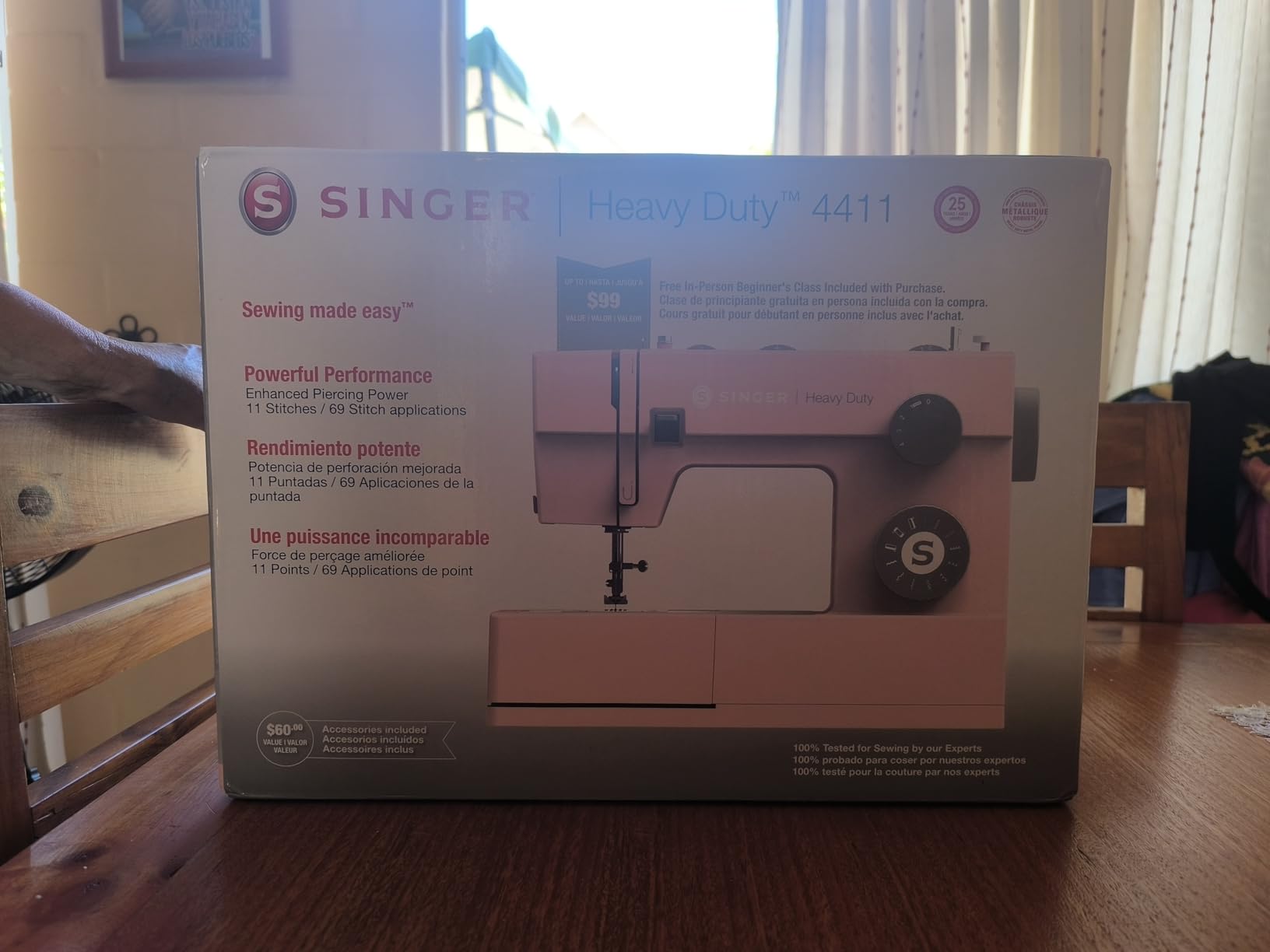SINGER 4411 High Speed Heavy Duty Sewing Machine with Accessories, 11 Stitches, 69 Applications, 50% More Power for Denim and Canvas, Metal Frame, 4-Step Buttonhole, 1100 Stitches/min customer photo 1
