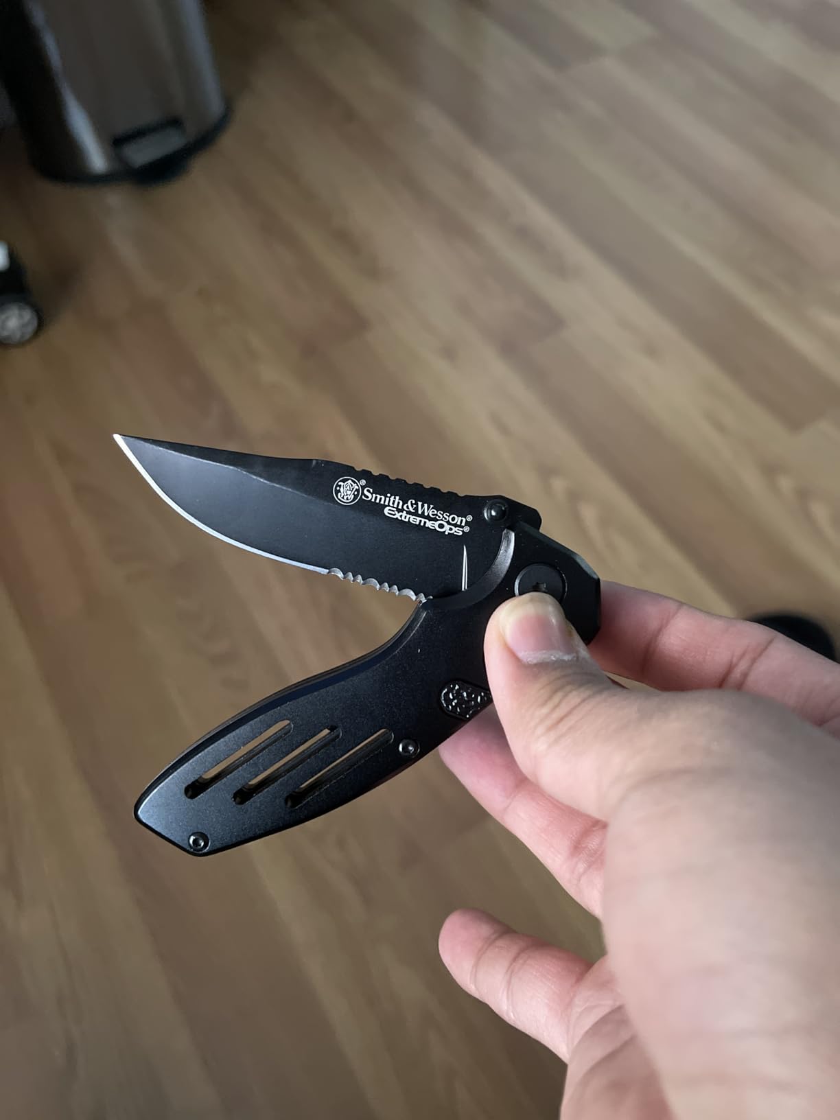 Smith & Wesson Accessories Extreme Ops SWA24S 7.1in S.S. Folding Knife with 3.1in Serrated Clip Point Blade and Aluminum Handle for Outdoor customer photo 1