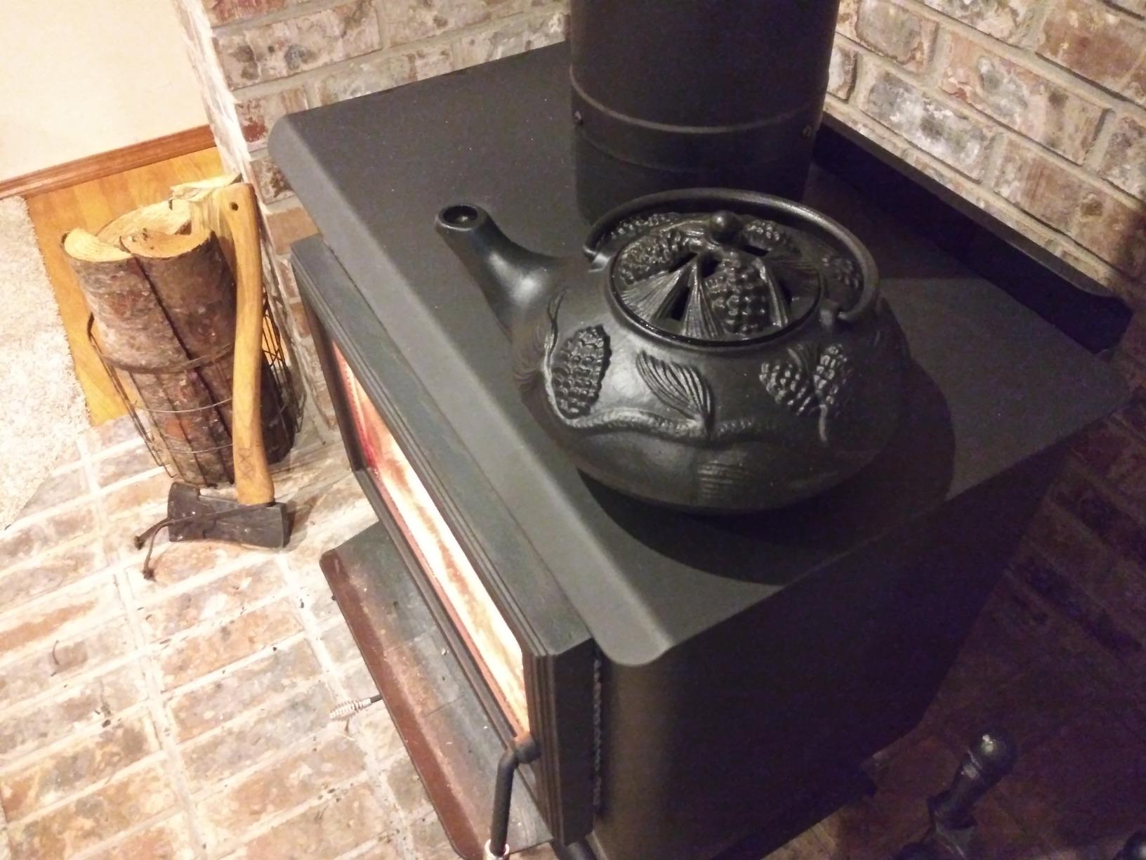 Plow & Hearth Pinecone Wood Stove Steamer Kettle, Cast Iron Fireplace Humidifier, Matte Black, Rust Resistant, 2.5 QT customer photo 1