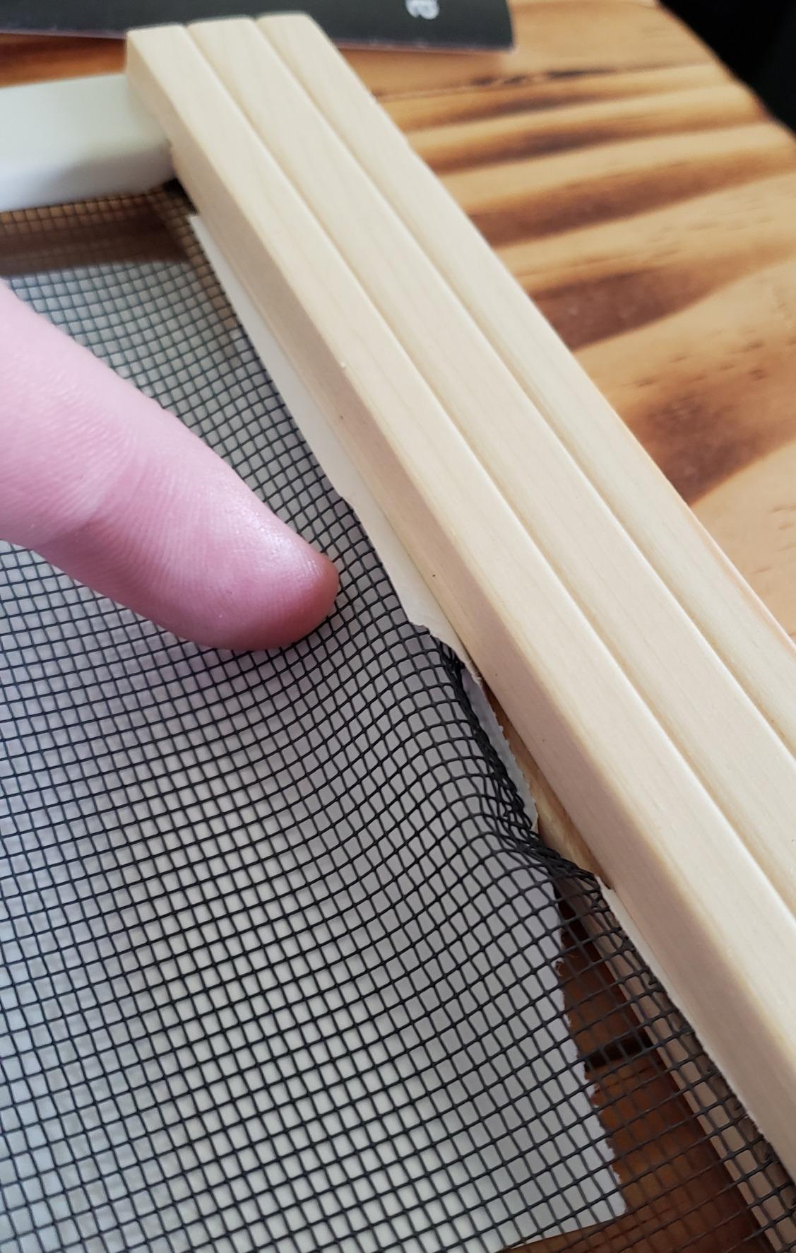 Frost King WB Marvin AWS1837 Adjustable Window Screen, 18in High x Fits 21-37in Wide customer photo 1