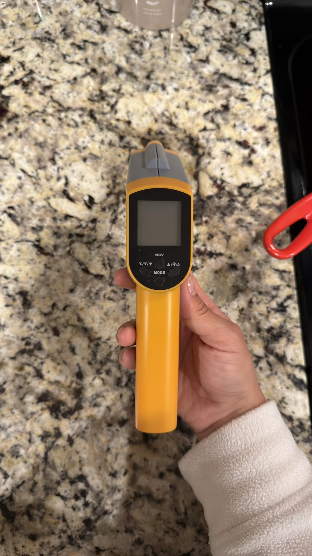 Etekcity Infrared Thermometer Laser Temperature Gun, -58°F~1130°F | Cooking, Pizza Oven, BBQ, Meat, Kitchen, Reptile, HVAC, Adjustable Emissivity, MAX Display, High Temperature customer photo 1