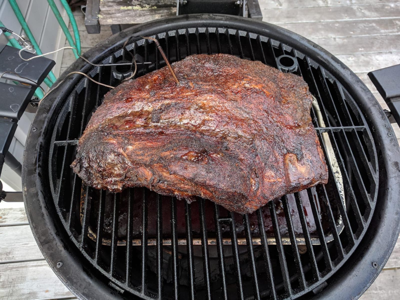 Char-Griller AKORN Kamado Charcoal Grill and Smoker with Cast Iron Grates, Warming Rack and Locking Lid with 445 Cooking Square Inches in Graphite customer photo 2