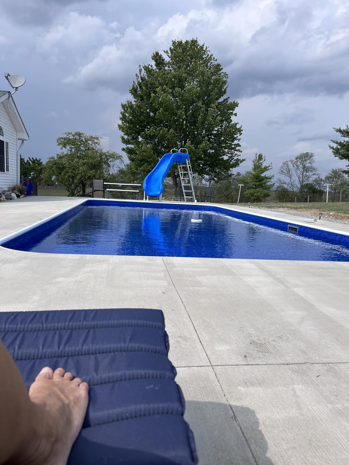 S.R. Smith 610-209-5812 Rogue2 Pool Slide, White customer photo 1