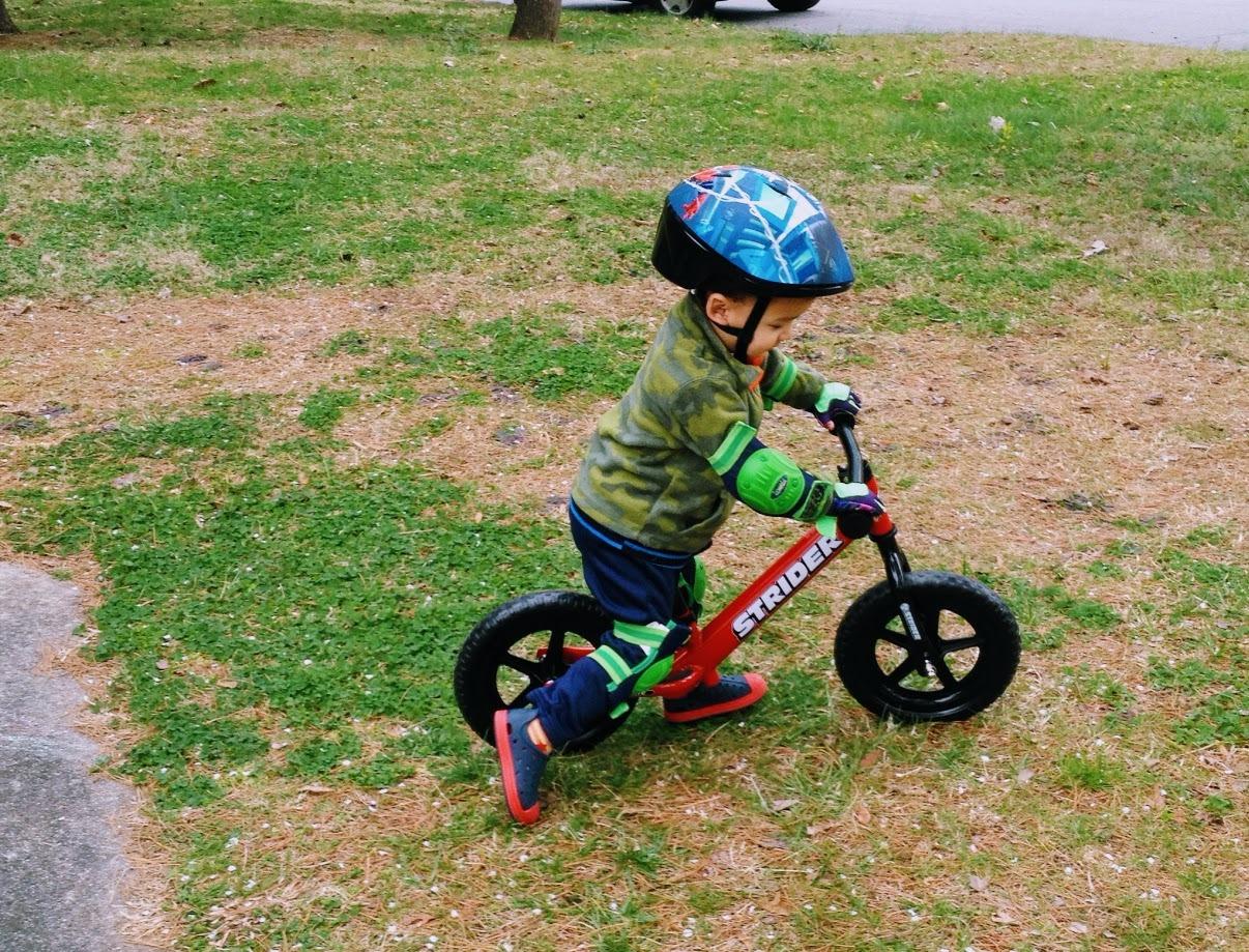 Strider 12” Classic Bike - No Pedal Balance Bicycle for Kids 1 to 3 Years - Includes Built-In Footrest, Handlebar Grips & Flat-Free Tires customer photo 2