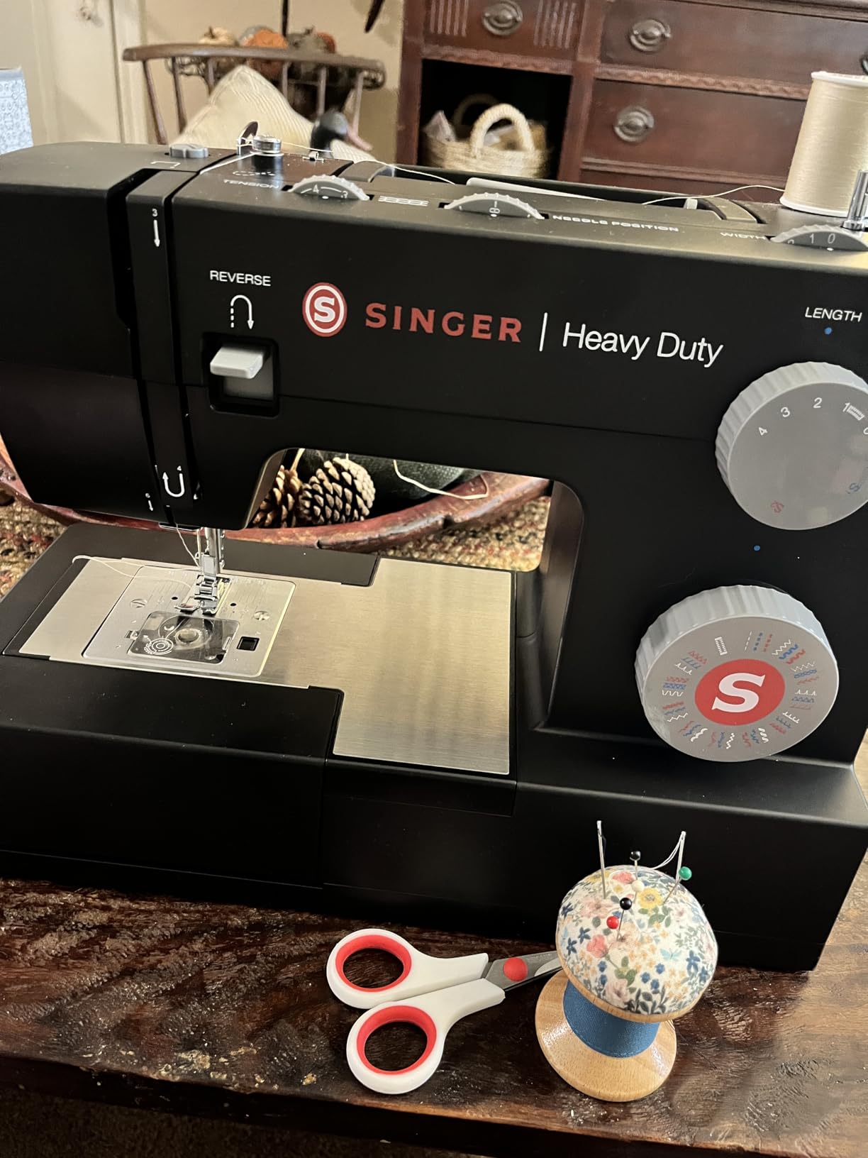 SINGER 4432 Heavy Duty Sewing Machine with Accessory Kit, 32 Built-in Stitches, 110 Stitch Applications, 50% More Power for Thick Fabrics, 1100 Stitches/min, 1-Step Buttonhole customer photo 1