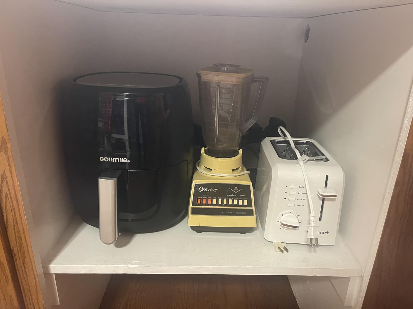 Cuisinart Compact Toaster, 7 Shade Settings, 2-Slice Capacity, Black | 2 slice toaster for bagels & bread with defrost/reheat/cancel functions, removable crumb tray & compact design, CPT-122BK customer photo 1