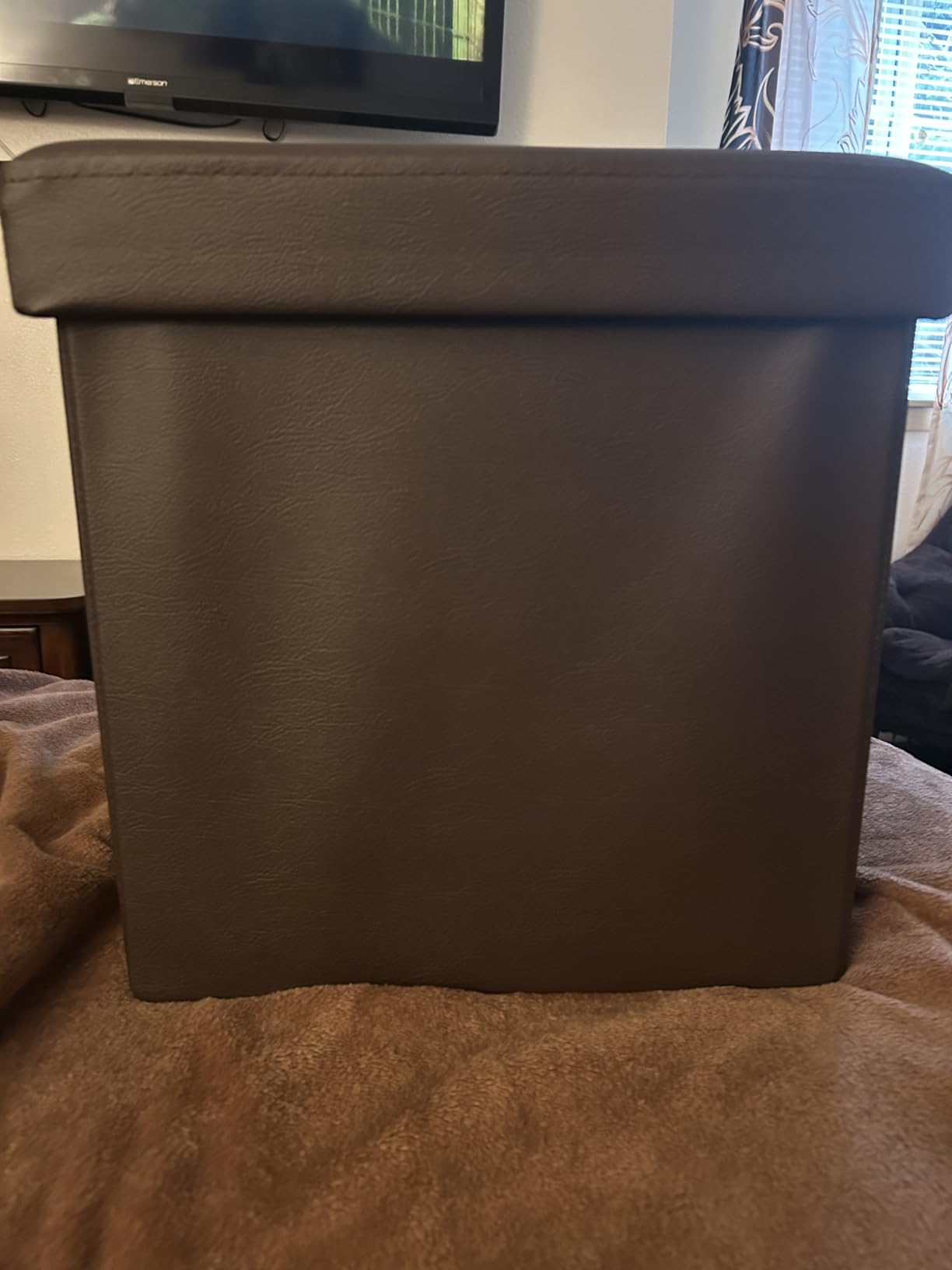 SONGMICS MAZIE Collection - 15 Inches Ottoman with Storage, Footstool, Storage Ottoman, Load 660 lb, for Dorm, Living Room, Bedroom, Synthetic Leather, Brown ULSF10B customer photo 2