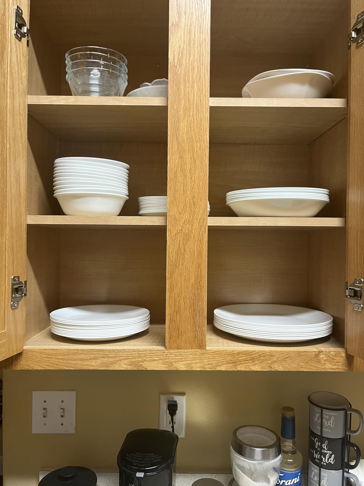 Corelle Vitrelle 18-Piece Service for 6 Dinnerware Set Triple Layer Glass and Chip Resistant, Lightweight Round Plates and Bowls Set, Winter Frost White customer photo 1