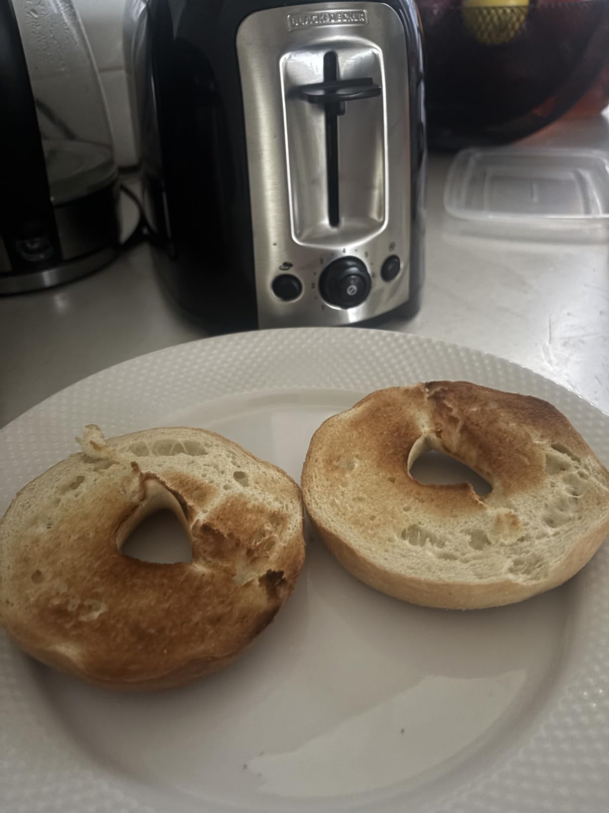 BLACK+DECKER 4-Slice Toaster with Extra-Wide Slots, 7 Shade Settings, Bagel Mode customer photo 1