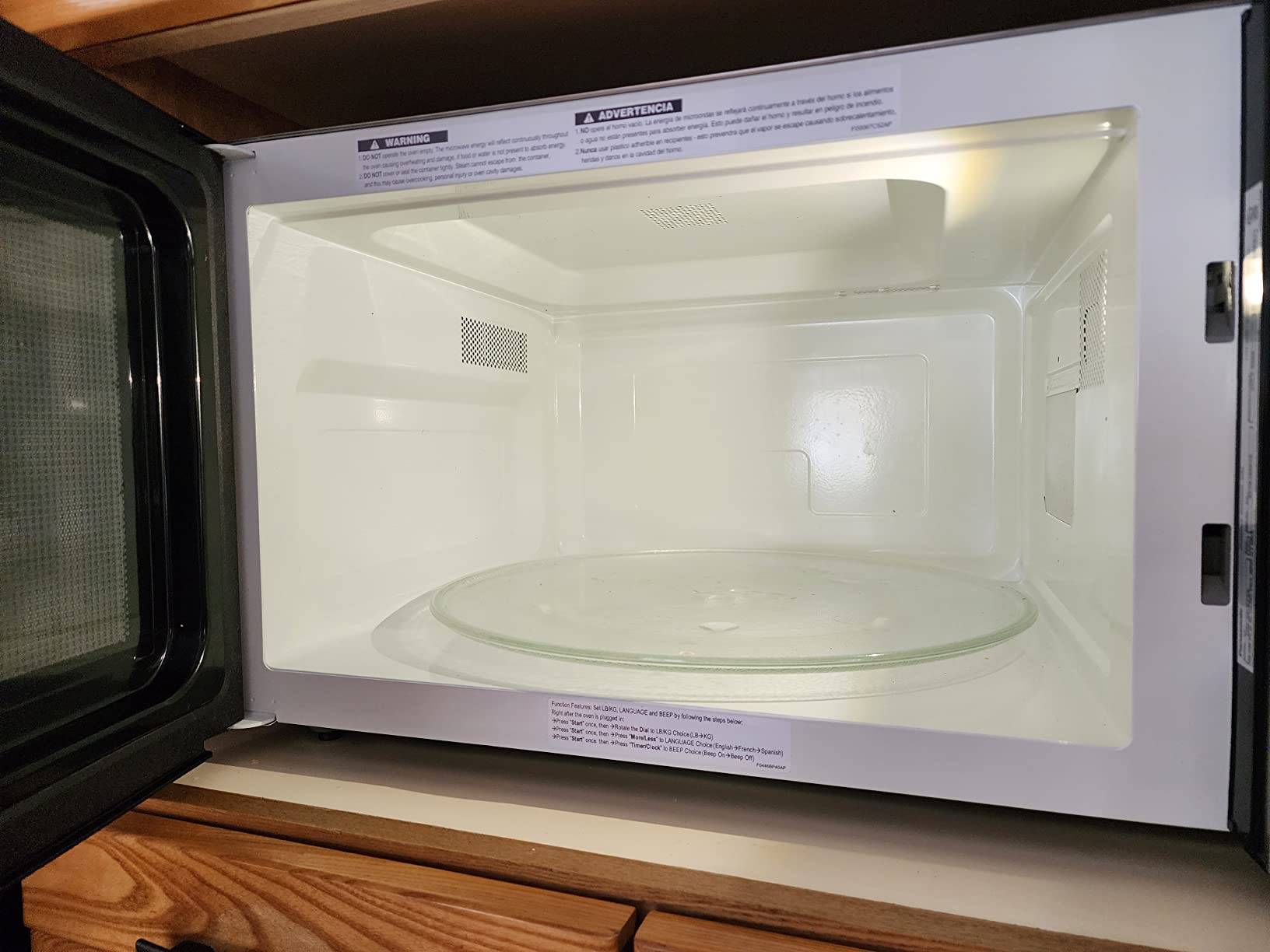 Panasonic Microwave Oven with Cyclonic Wave Inverter Technology, 1250W, 2.2 cu.ft. Countertop with Genius Sensor One-Touch Cooking - NN-SD975S customer photo 2