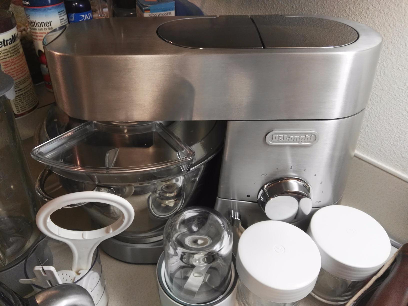 Kenwood Chef Titanium Kitchen Machine, Stainless Steel - 5 qt - Kitchen Mixer - 800W Motor & Electronic Variable Speed Control - Includes Dishwasher-Safe Work Bowl & Three Mixing Tools customer photo 1
