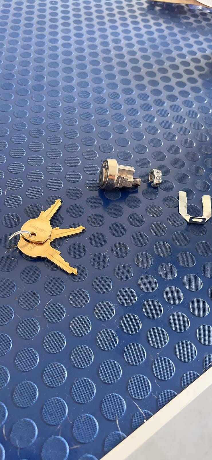 USPS-L-1172C National Mailbox Lock C9100 (Lock with 3-Keys) customer photo 2