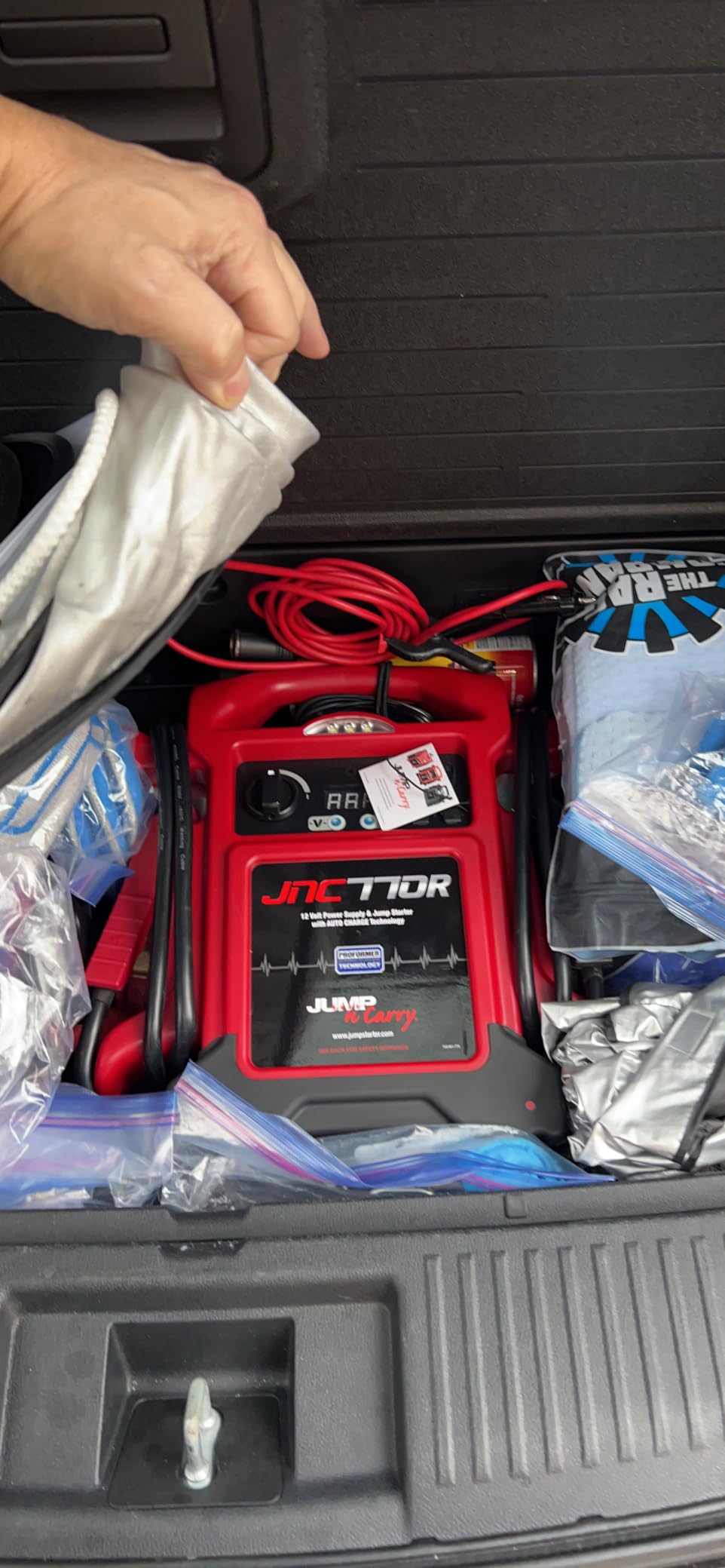 Clore Automotive Jump-N-Carry JNC770R 1700 Peak Amp Premium 12 Volt Jump Starter - Red customer photo 2
