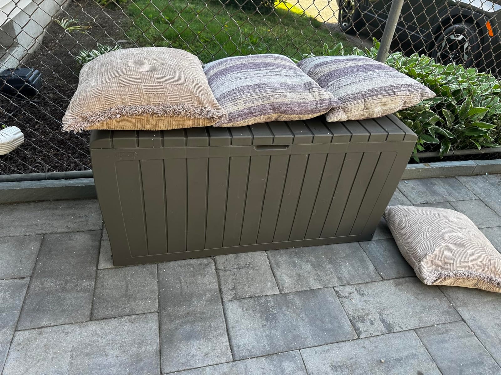 Keter Marvel 71 Gal Outdoor Storage Box for Patio and Pool Accessories customer photo 2