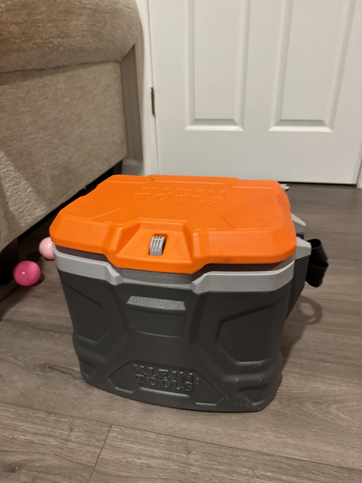 Klein Tools 55600 Work Cooler, 17-Quart Lunch Box Holds 18 Cans, Keeps Cool 30 Hours, Seats 300 Lb, Tradesman Pro Tough Box customer photo 2