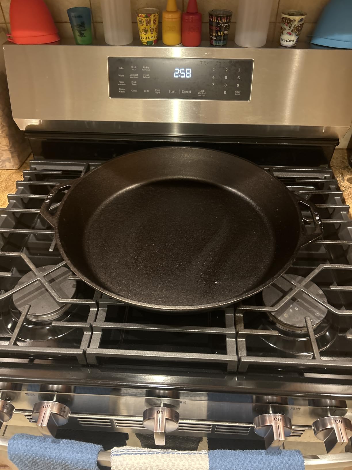 Lodge Pre-Seasoned Cast Iron Dual Handle Pan, PFAS-Free, 12 Inches | Cast Iron Dual Handle Pan, Oven & Stovetop Safe, Non-Toxic, Induction Compatible, Made in USA, Naturally Nonstick customer photo 1