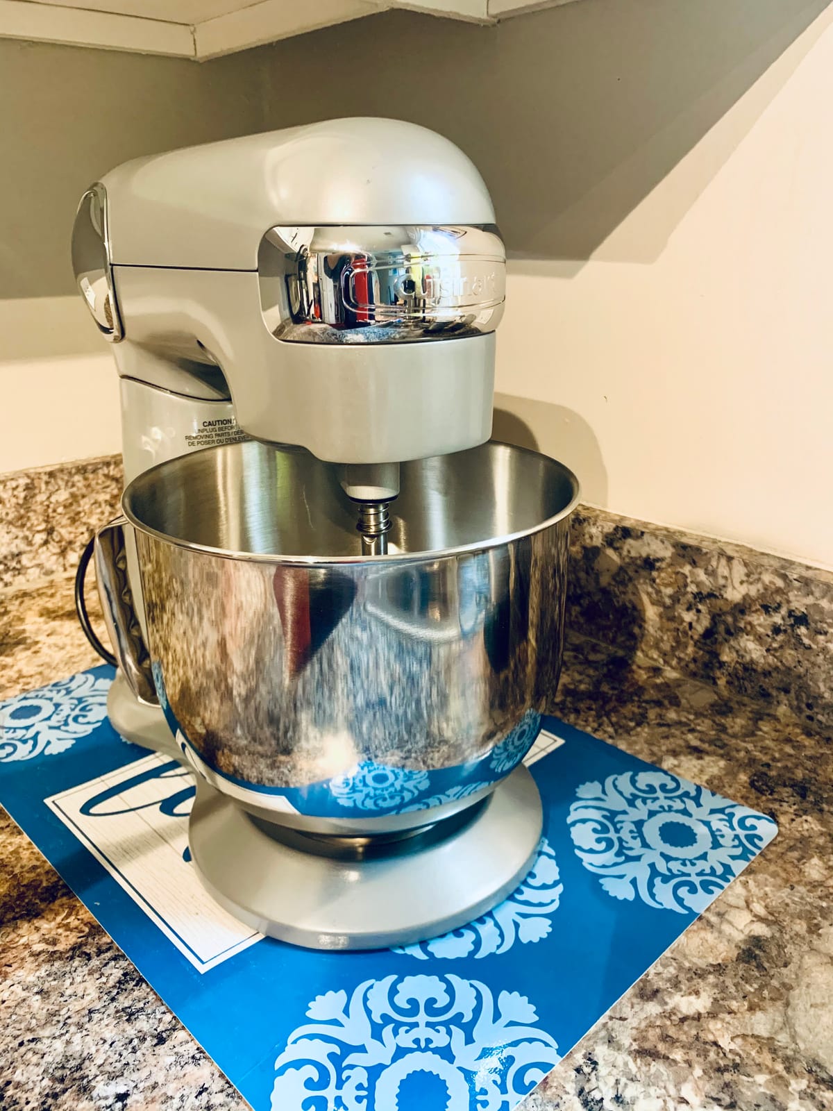 Cuisinart Stand Mixer, 12 Speed, 5.5 Quart Stainless Steel Bowl, Chef's Whisk, Mixing Paddle, Dough Hook, Splash Guard w/ Pour Spout, Onyx, SM-50BK, Manual customer photo 1