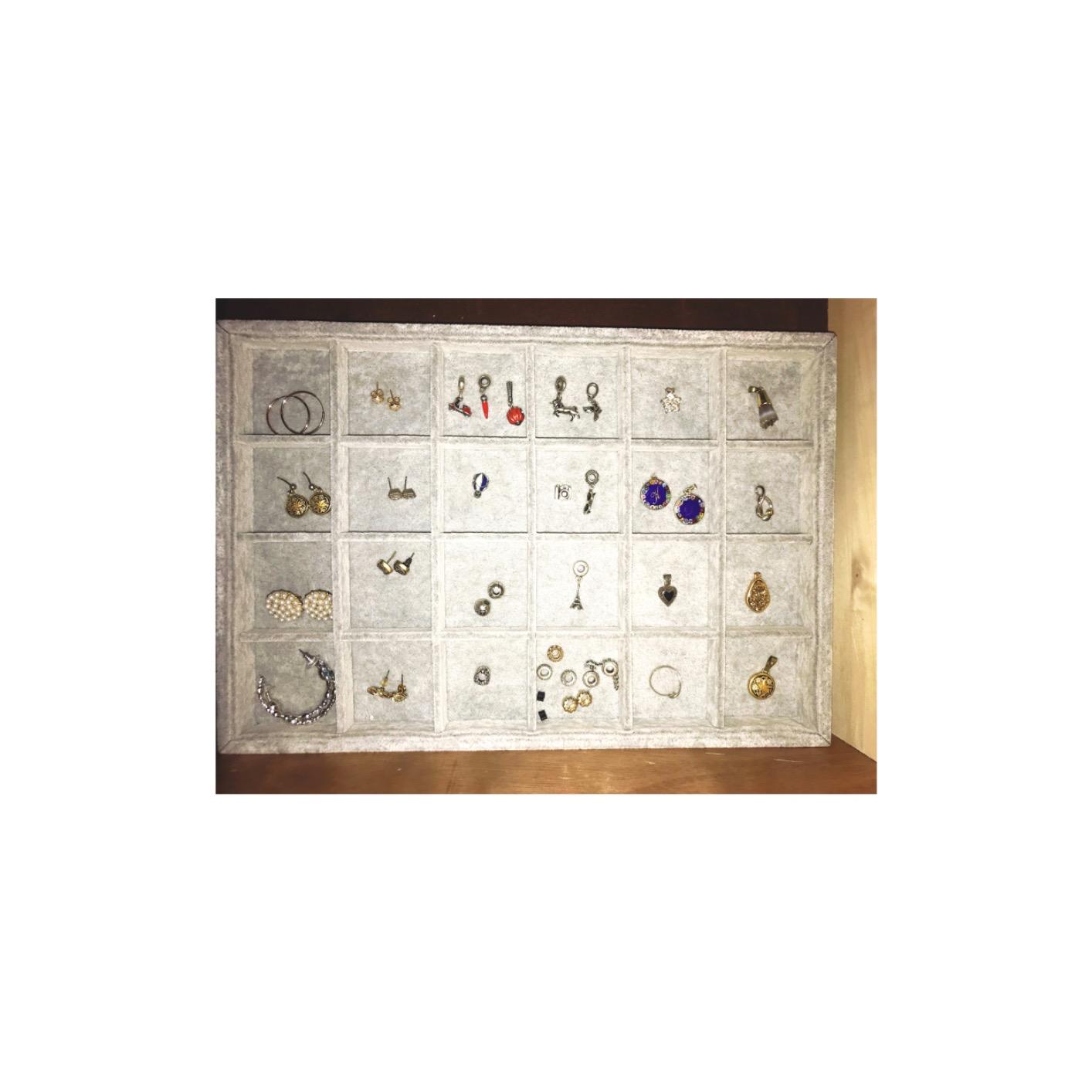 Oirlv Velvet Jewelry Tray for Drawer,Rings Earrings Organizer,24 Grids customer photo 2