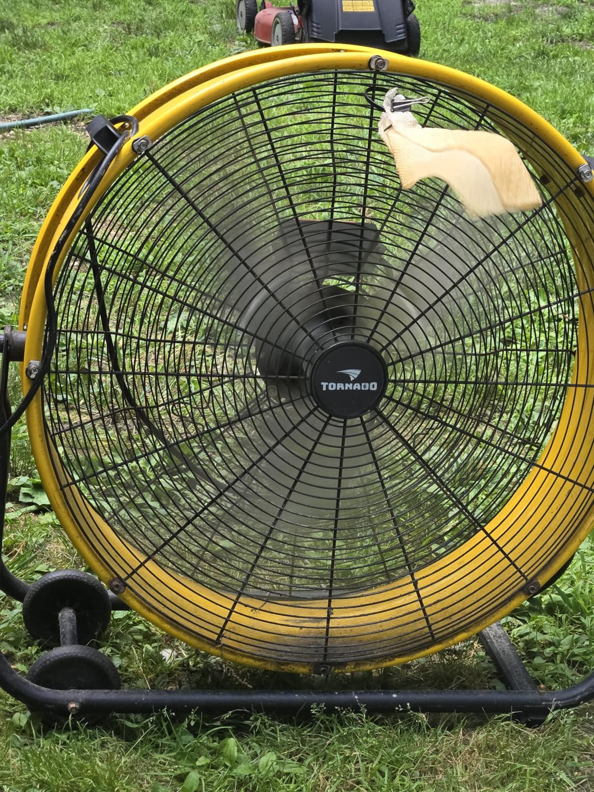 Tornado - 24 Inch High Velocity Heavy Duty Tilt Metal Drum Fan Yellow Commercial, Industrial Use 3 Speed 7700 CFM 1/3 HP 8 FT Cord ETL Safety Listed (YELLOW) customer photo 2