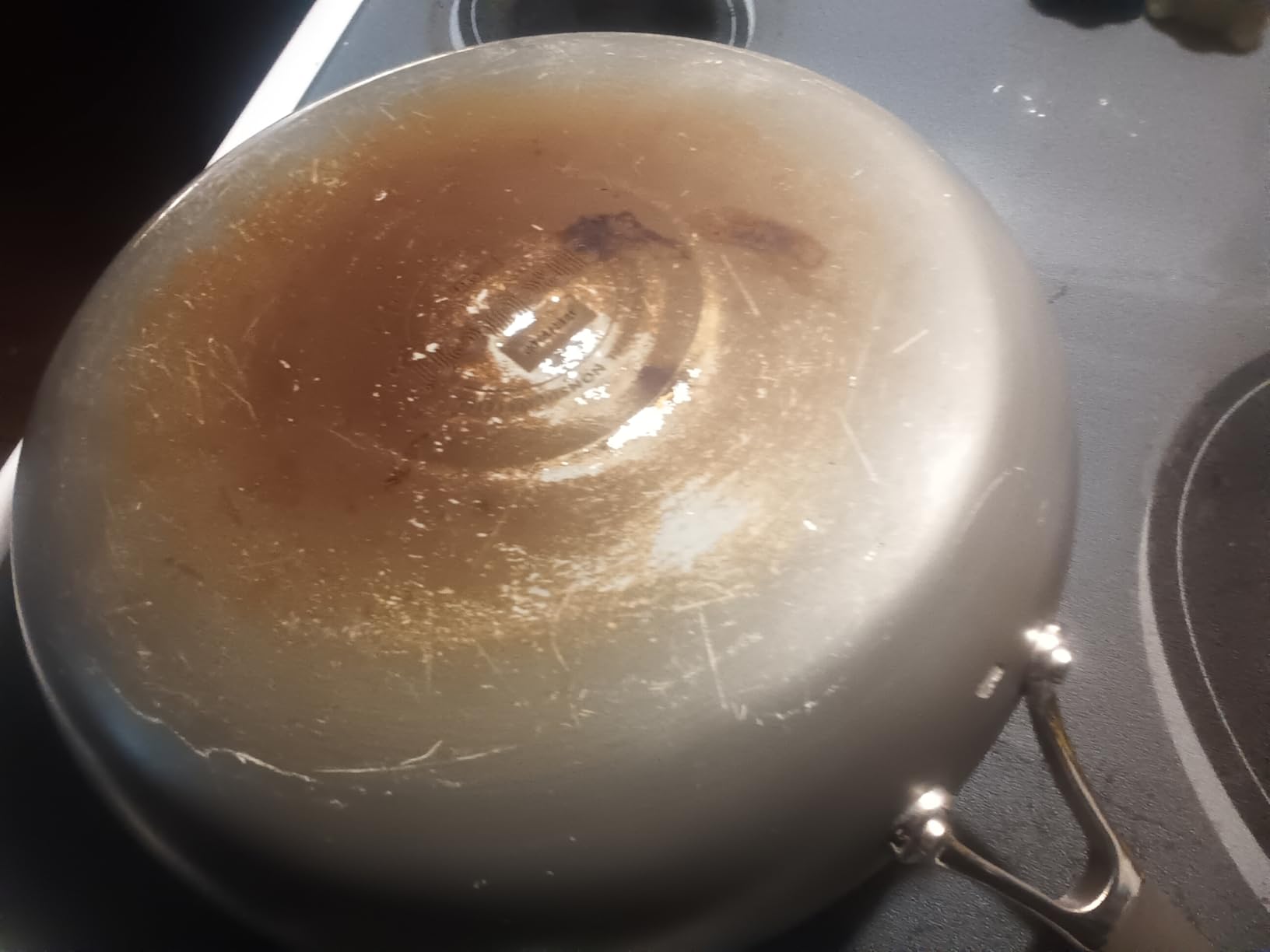 Circulon Radiance Hard Anodized Nonstick Deep Frying Pan with Lid, 12-Inch customer photo 2