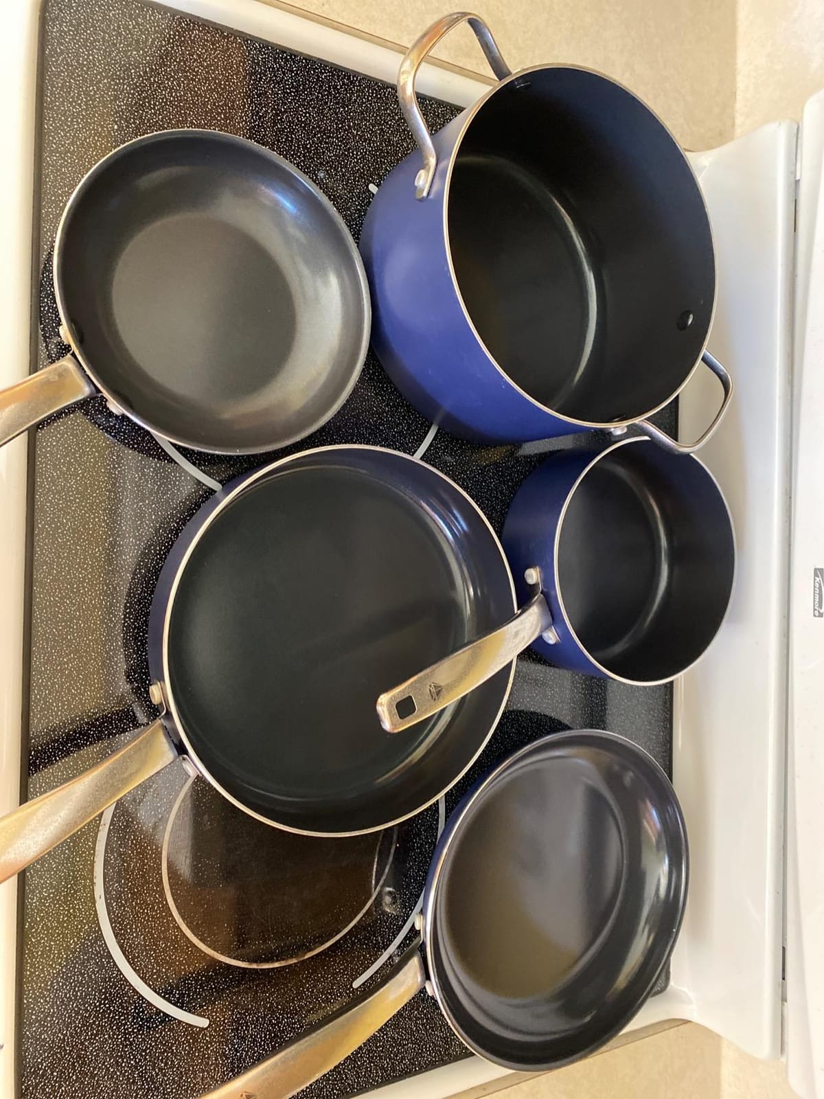 Blue Diamond 14 Piece Cookware Set, Diamond Infused PFAS & PFOA-Free Ceramic Nonstick Pots and Pans, Non Toxic, Metal Utensil Safe & Scratch Resistant, Dishwasher & Oven Safe, Blue customer photo 1