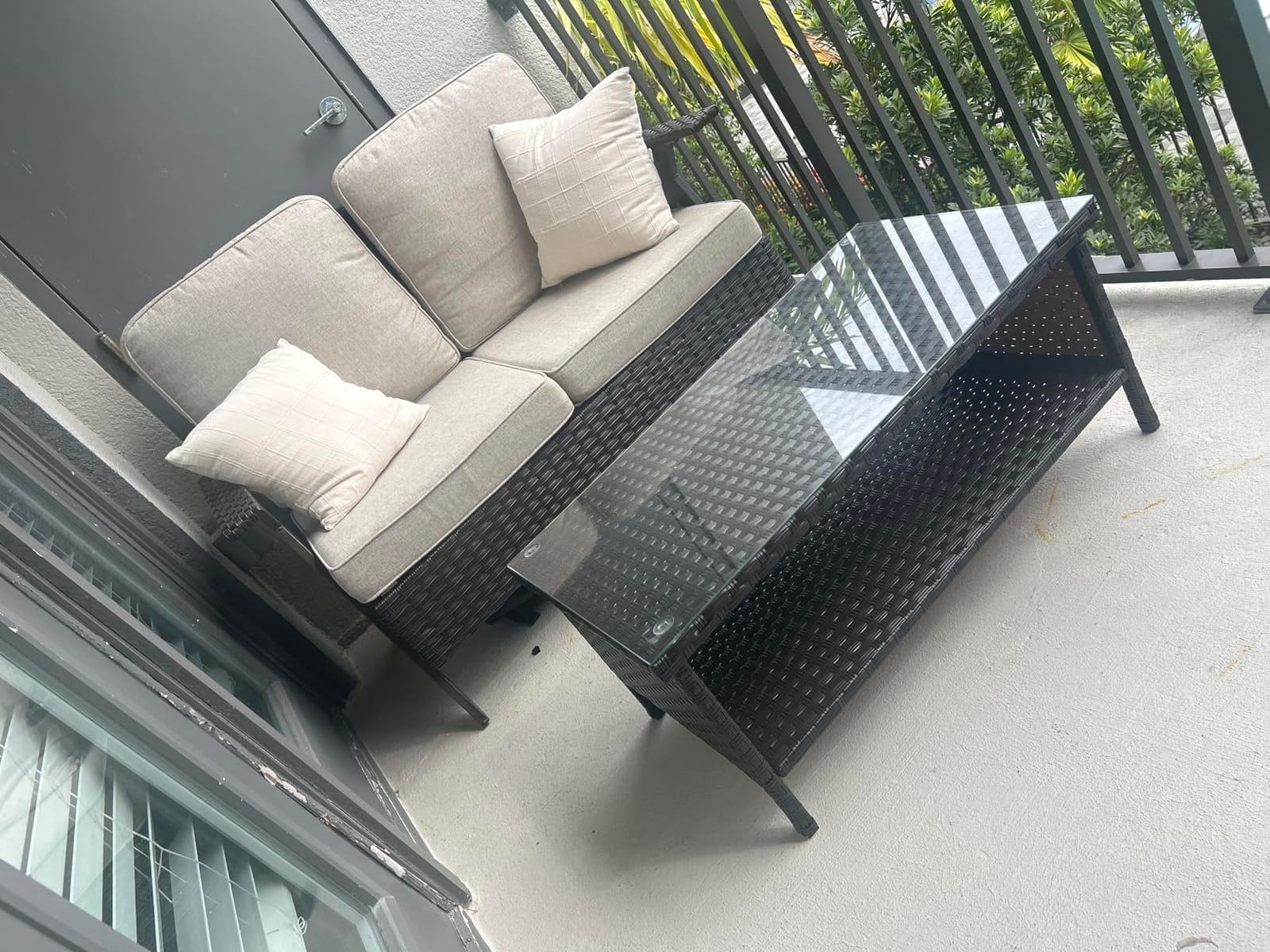Outdoor Wicker Coffee Table Patio Furniture Garden Rattan 2-Layer Glass Table with Storage and Furniture Cover, Black customer photo 1