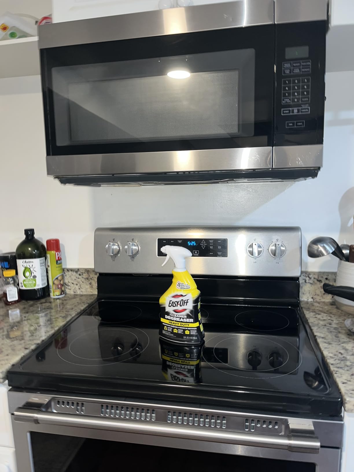 Easy-Off Heavy Duty Degreaser, Removes Grease & Grime, for Kitchen, Garage, Outdoor & More 32oz customer photo 2