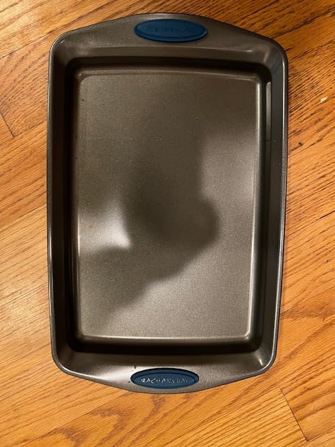 Rachael Ray Bakeware Nonstick Cookie Pan Set, Baking Pans Set, 3 Piece | Easy cleanup, baking sheets non stick, sheet pans for baking, 500°F oven safe, gray with sea salt gray silicone grips customer photo 1