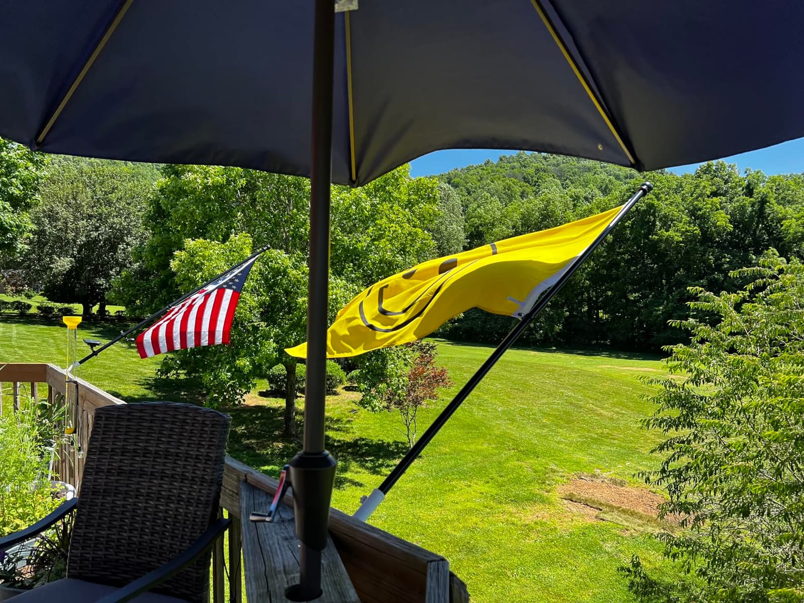 6 Ft Aluminum Flag Pole for Outside House – Silver -Tangle Free, Heavy Duty customer photo 1