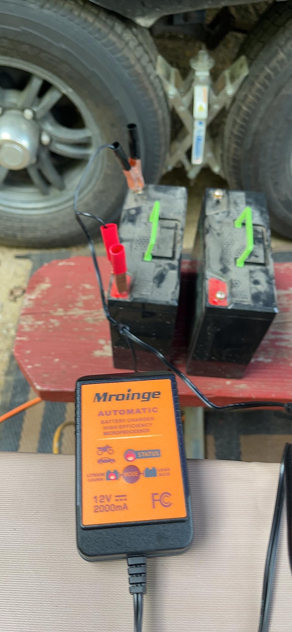 Mroinge MBC022, 12V 2A Lead Acid & Lithium(LiFePO4) Automatic Trickle Battery Charger Smart Battery Maintainer for Car Motorcycle Lawn Mower Boat ATV SLA AGM Gel Lithium(LiFePO4) and More Batteries customer photo 2