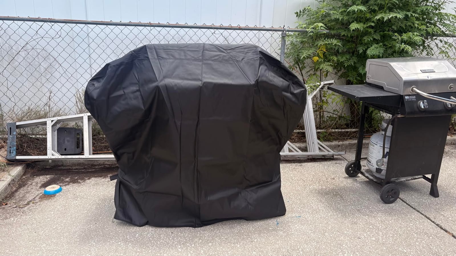 Grill Cover, 58 inch BBQ Gas Grill Cover for Outdoor Grill, Waterproof, Anti-UV, Rip-Proof, Fade Resistant Material, Barbecue Cover with Hook-and-Loop Straps & Adjustable Hem Drawstring, Black customer photo 1