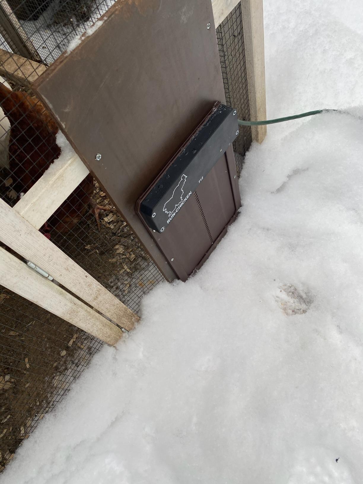 RUN-CHICKEN Door T50 – Automatic Chicken Coop Door Opener, Battery Powered & Weatherproof Aluminum, Smart App & Timer Control, Predator Proof, Easy Install, Reliable All-Season Performance (Brown) customer photo 1