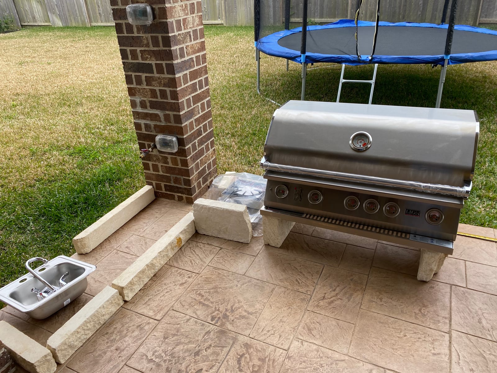 Lion 40-Inch Natural Gas Grill L90000 with Refrigerator and Door and Drawer Combo and Drop-In Sink customer photo 2