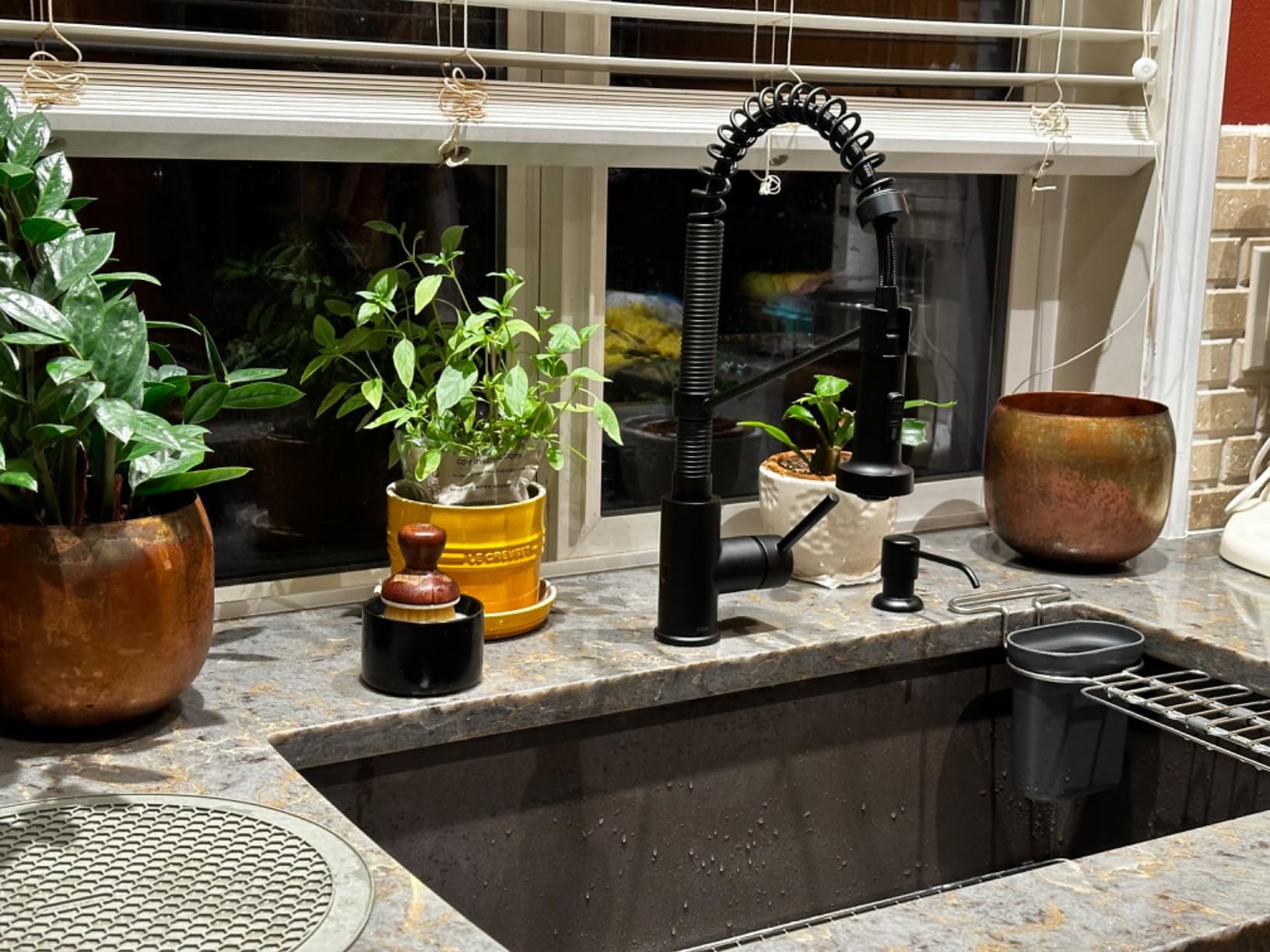 KRAUS Bolden Touchless Sensor Commercial Style 2-Function Single Handle Pull Down Kitchen Faucet in Matte Black, KSF-1610MB customer photo 1