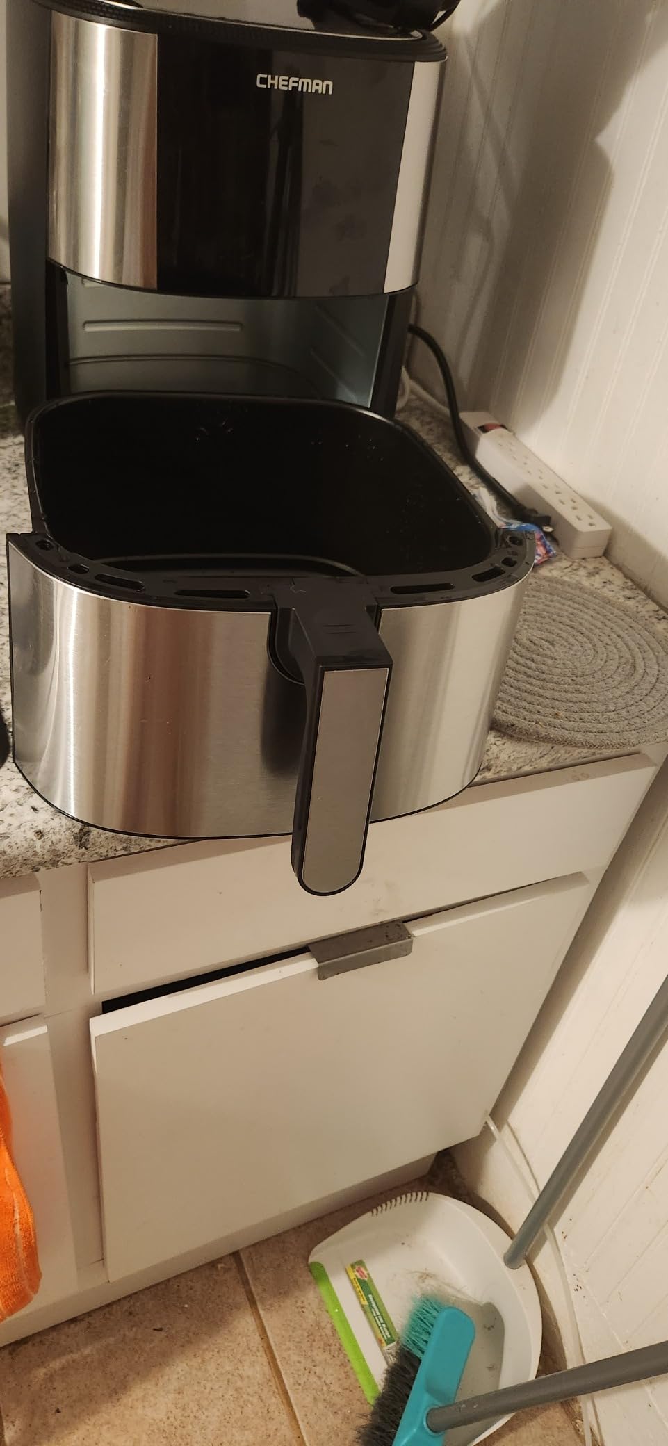 Chefman Air Fryer 8 Qt TurboFry 4-in-1 with 450°F Hi-Fry Option customer photo 2