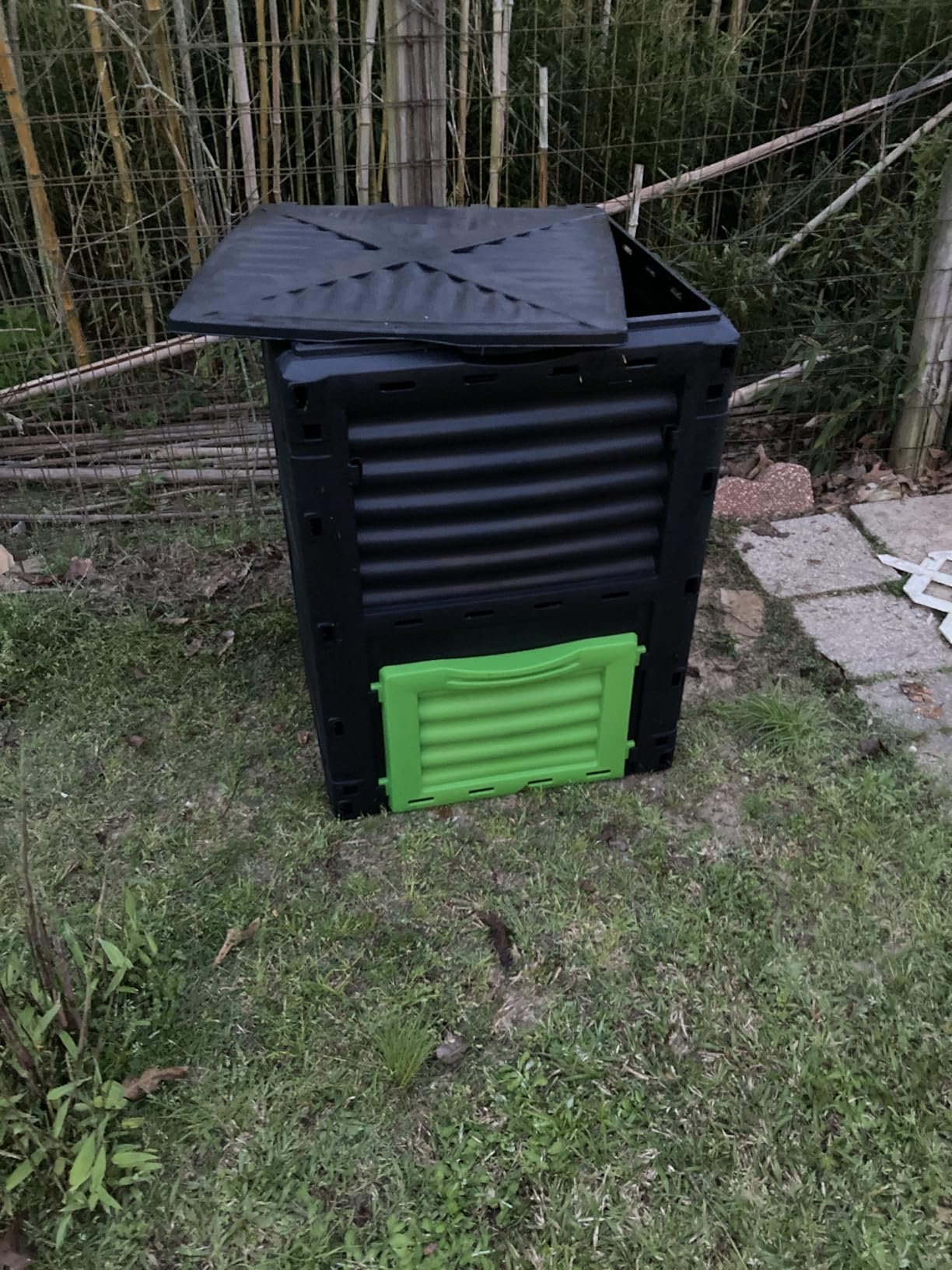 80 Gallon (300L) Large Capacity Static Compost Bin - Forest Green Outdoor Waste Composter with Easy-Access Hatch, Efficient Aeration System for Fast Organic Fertilizer, Sturdy Design customer photo 1