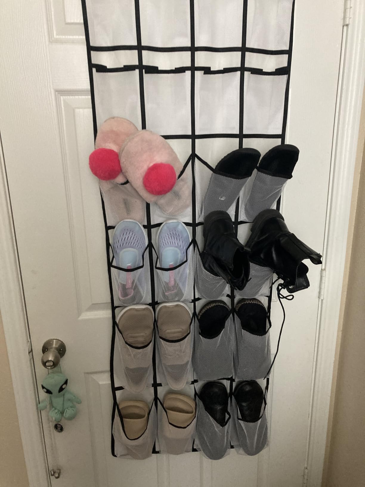 SAVERHO Over the Door Shoe Organizer, Hanging Shoe Organizer with 24 Mesh Large Pockets Door Shoe Rack Organizer for Men Women Kids Hanging Shoe Storage Bag.(White) customer photo 2