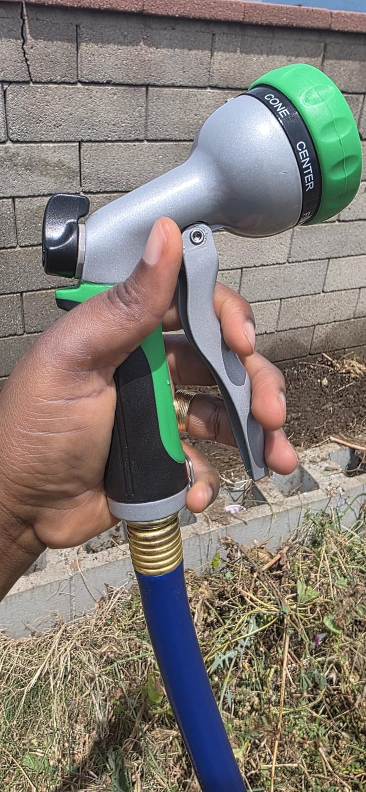 RESTMO Garden Hose Nozzle, Heavy Duty Metal Water Hose Nozzle with 7 Adjustable Spray Patterns, High Pressure Hand Sprayer with Flow Control for Watering Plants & Lawns, Washing Cars & Pets customer photo 1