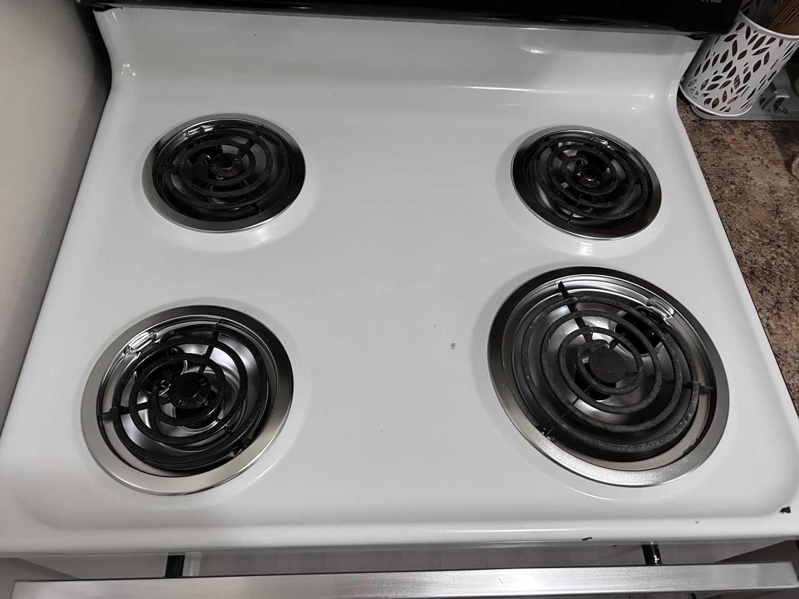 WB31T10010 WB31T10011 Chrome Range Drip Pans by Blutoget - Electric Stove Drip Pans Fit for GE Hotpoint Kenmore Electric Range with Locking Slot - 4 Pack Chrome Plated Steel customer photo 2
