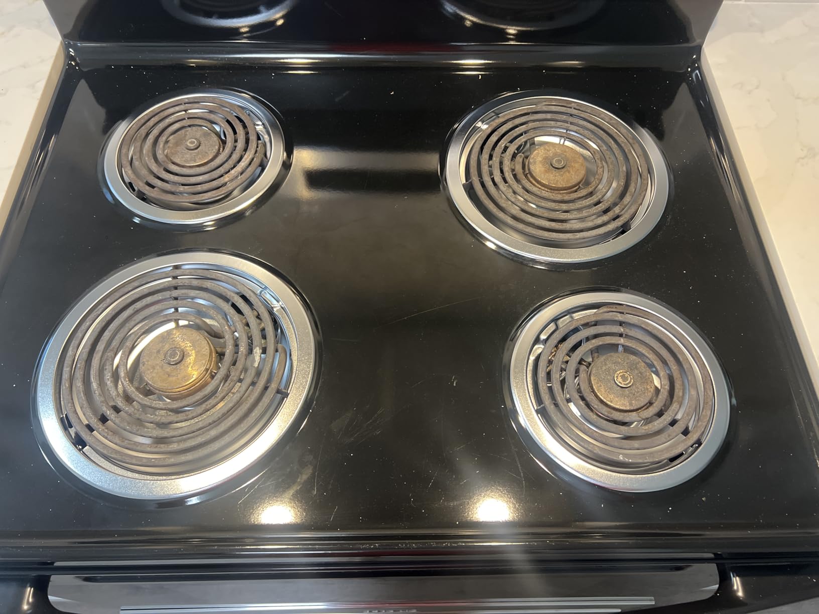 W10196406 and W10196405 Chrome Stove Burner Drip Pan Set for Whirlpool Amana Maytag Magic-Chef Kenmore Electric Range with Locking Slot, Includes 2 6-Inch and 2 8-Inch Drip Bowls customer photo 2
